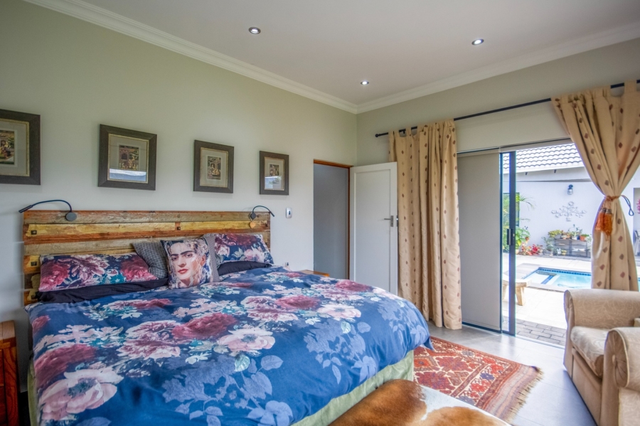 3 Bedroom Property for Sale in WestLake Country Safari Estate North West